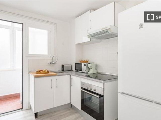 Habitación en piso compartido de 5 habitaciones en alquiler en Hispanoamérica