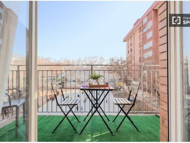 Habitación en piso compartido de 5 habitaciones en alquiler en Provençals del Poblenou