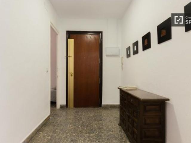 Habitación en piso compartido de 5 habitaciones en alquiler en Russafa, Valencia, ideal para profesi