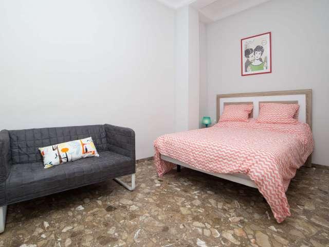 Habitación en piso compartido de 5 habitaciones en alquiler en Russafa, Valencia