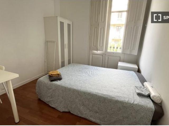 Habitación en piso compartido de 5 habitaciones en alquiler en Sant Gervasi Galvany, ideal para estu