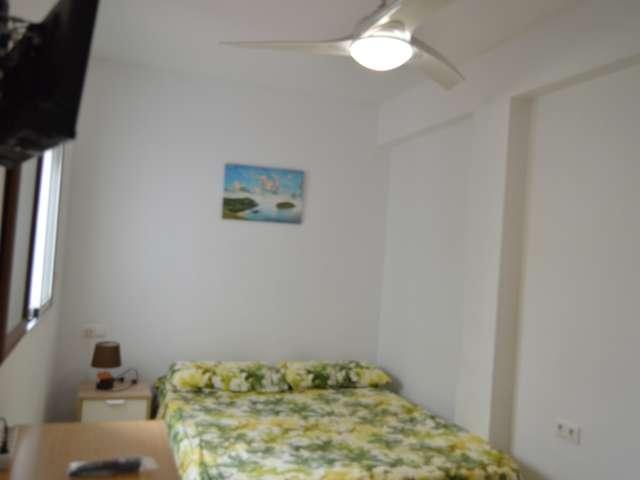 Habitación en piso compartido de 5 habitaciones en Beteró, Valencia