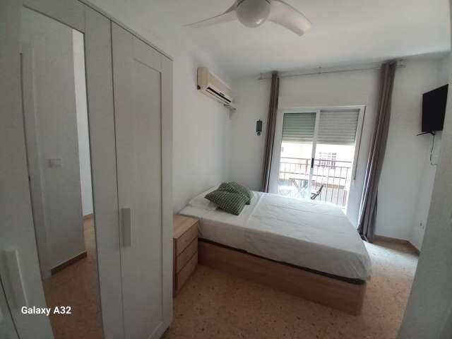 Habitación en piso compartido de 5 habitaciones en Beteró, Valencia