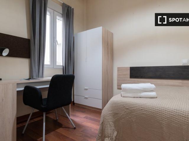 Habitación en piso compartido de 5 habitaciones en Delicias, Madrid