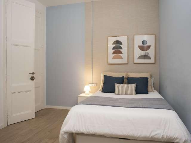 Habitación en piso compartido de 5 habitaciones en El Raval