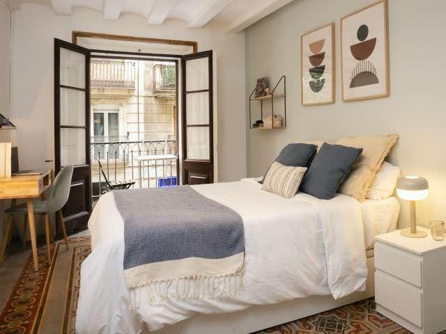 Habitación en piso compartido de 5 habitaciones en El Raval, Barcelona