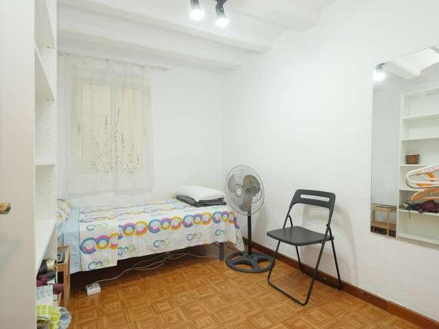 Habitación en piso compartido de 5 habitaciones en El Raval, Barcelona