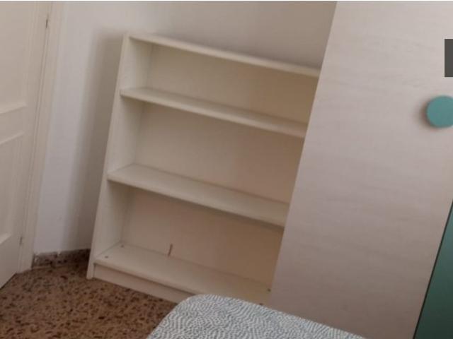 Habitación en piso compartido de 5 habitaciones en Favara, Valencia
