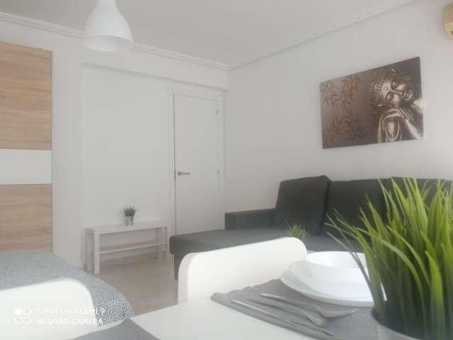 Habitación en piso compartido de 5 habitaciones en La Raiosa, Valencia