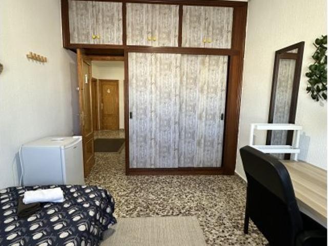 Habitación en piso compartido de 5 habitaciones en Murcia