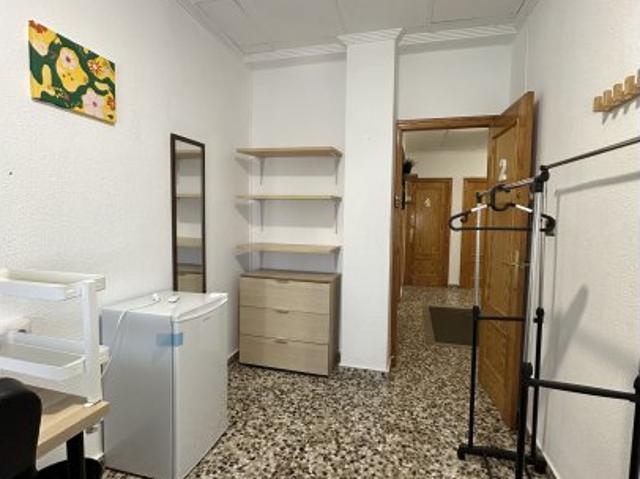 Habitación en piso compartido de 5 habitaciones en Murcia