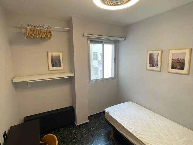 Habitación en piso compartido de 5 habitaciones en Russafa, Valencia