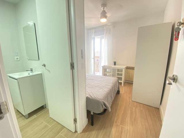 Habitación en piso compartido de 5 habitaciones en San Andrés, Madrid