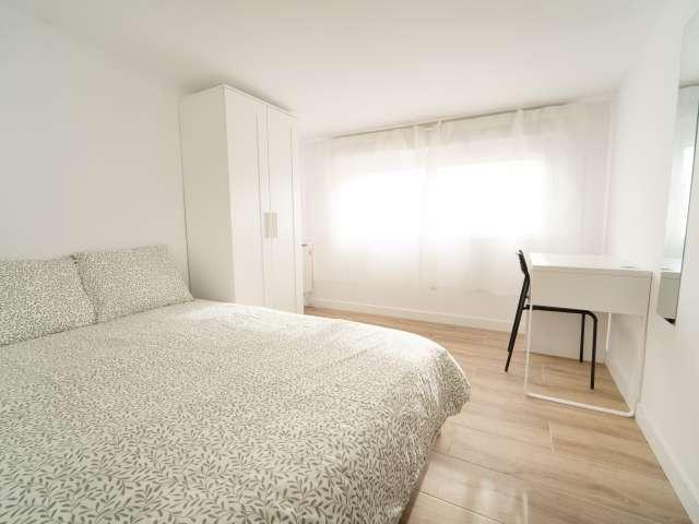 Habitación en piso compartido de 5 habitaciones en San Diego, Madrid