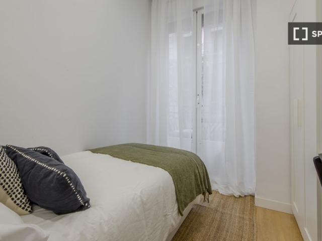 Habitación en piso compartido de 5 habitaciones, Ríos Rosas, Madrid