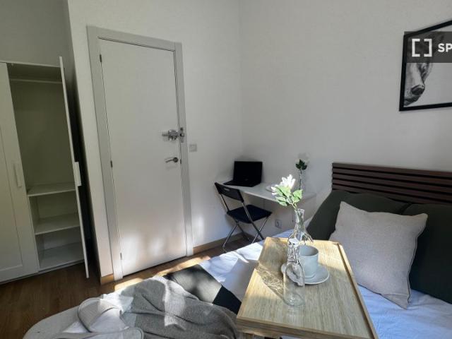 Habitación en piso compartido de 6 habitaciones en Trafalgar, Madrid