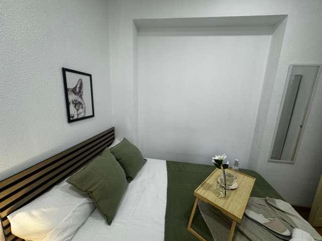 Habitación en piso compartido de 6 habitaciones en Trafalgar, Madrid
