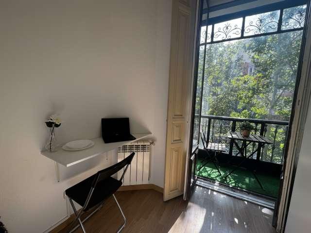 Habitación en piso compartido de 6 habitaciones en Trafalgar, Madrid