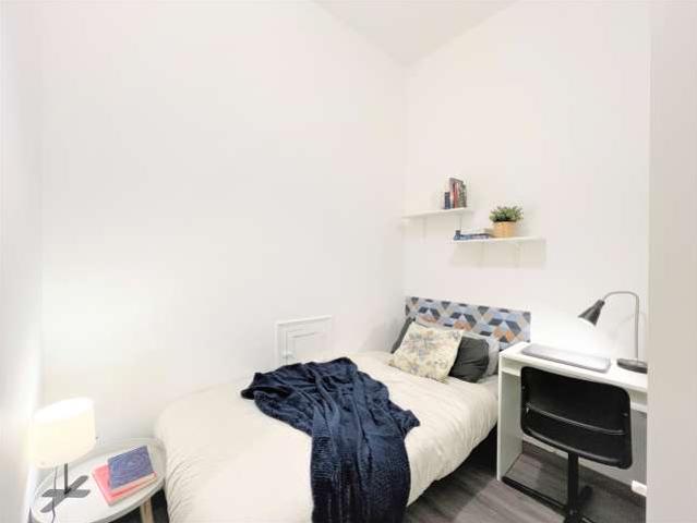Habitación en piso compartido de 6 habitaciones en Universidad, Madrid