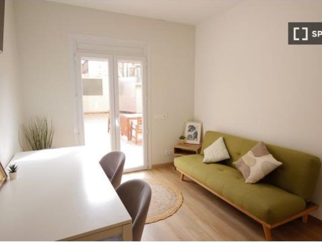 Habitación en piso compartido de 6 habitaciones en alquiler en Vila de Gràcia, gastos incluidos