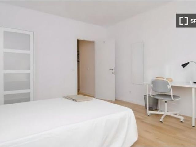 Habitación en piso compartido de 6 habitaciones en alquiler en Gaztambide, perfecta para estudiantes