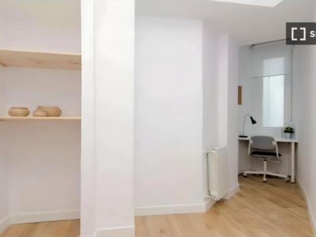 Habitación en piso compartido de 6 habitaciones en alquiler en Gaztambide, perfecta para estudiantes