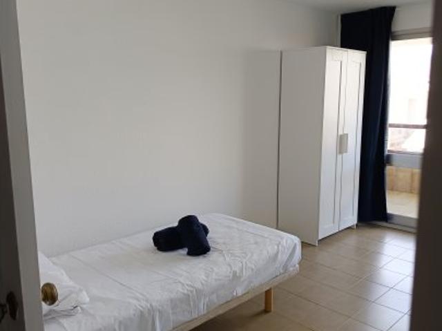 Habitación en piso compartido de 6 habitaciones en alquiler en Oliveros, Almería