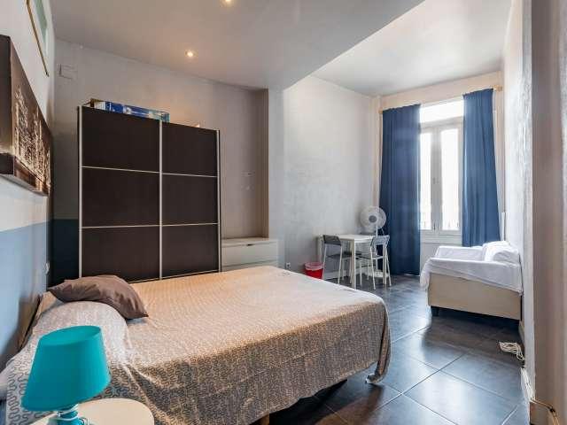 Habitación en piso compartido de 6 habitaciones en alquiler en Russafa