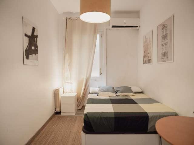 Habitación en piso compartido de 6 habitaciones en alquiler en Sant Antoni