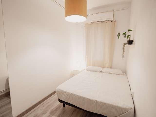 Habitación en piso compartido de 6 habitaciones en alquiler en Sant Antoni