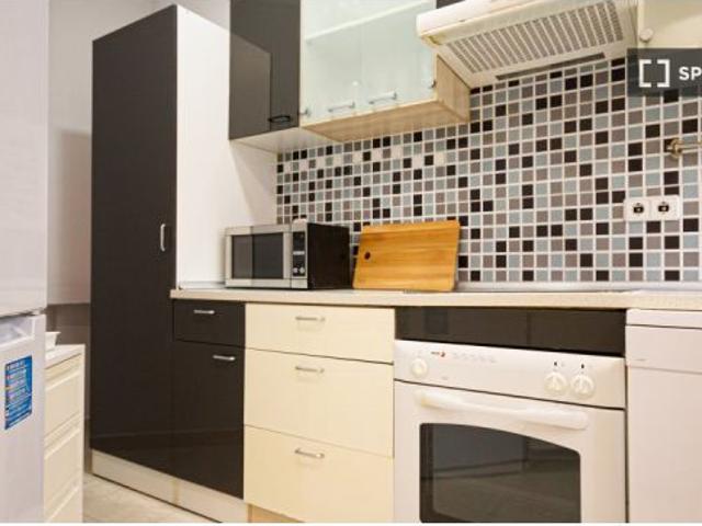 Habitación en piso compartido de 6 habitaciones en alquiler en Sant Antoni, todos los gastos incluid