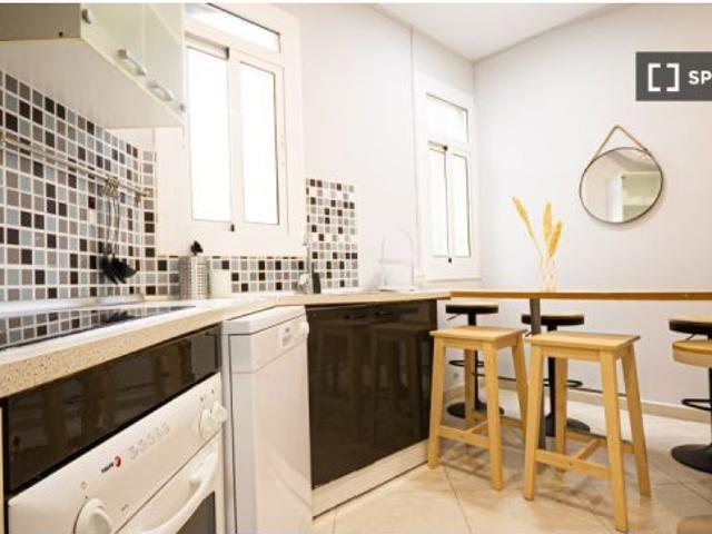 Habitación en piso compartido de 6 habitaciones en alquiler en Sant Antoni, todos los gastos incluid