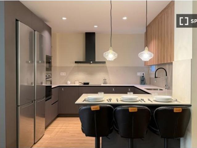 Habitación en piso compartido de 6 habitaciones en alquiler en Sant Gervasi Galvany