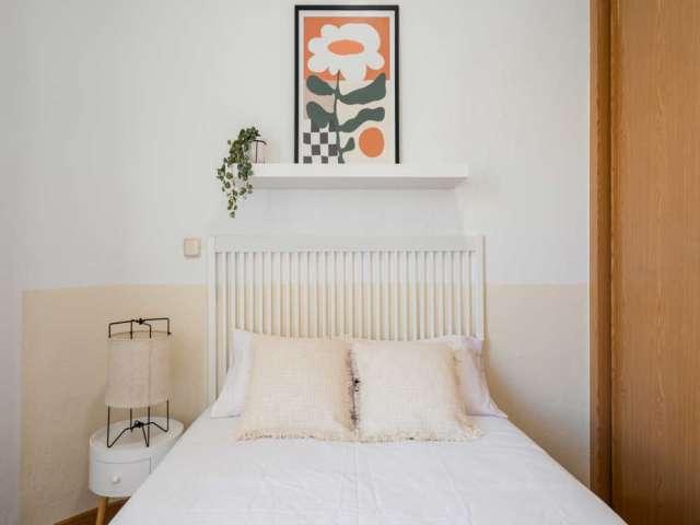 Habitación en piso compartido de 6 habitaciones en Arapiles, Madrid