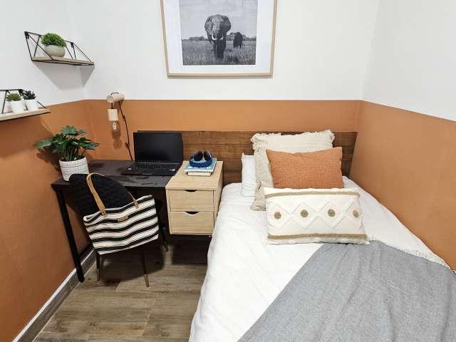 Habitación en piso compartido de 6 habitaciones en Barcelona