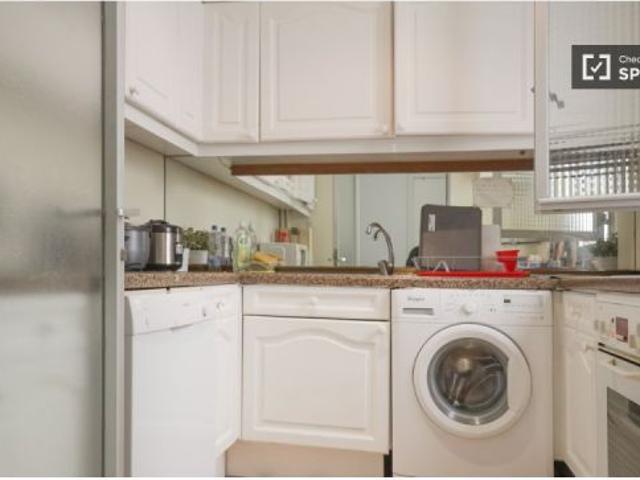 Habitación en piso compartido de 6 habitaciones en Castellana. Solo para estudiantes y profesionales