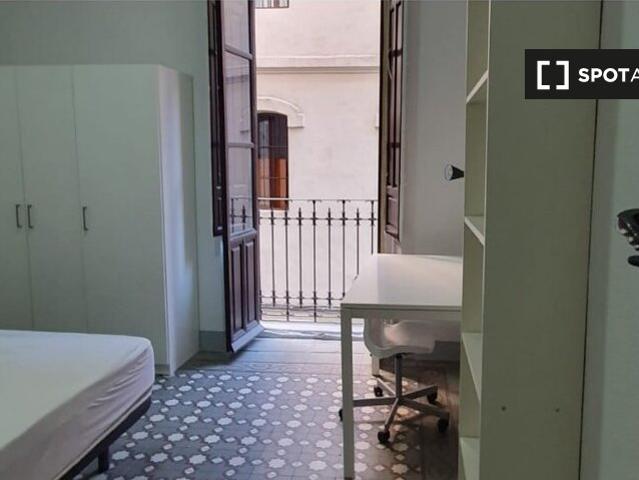 Habitación en piso compartido de 6 habitaciones en Centro Sagrario, Granada