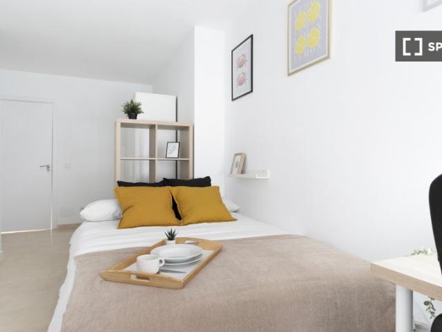 Habitación en piso compartido de 6 habitaciones en Cuatro Caminos, Madrid