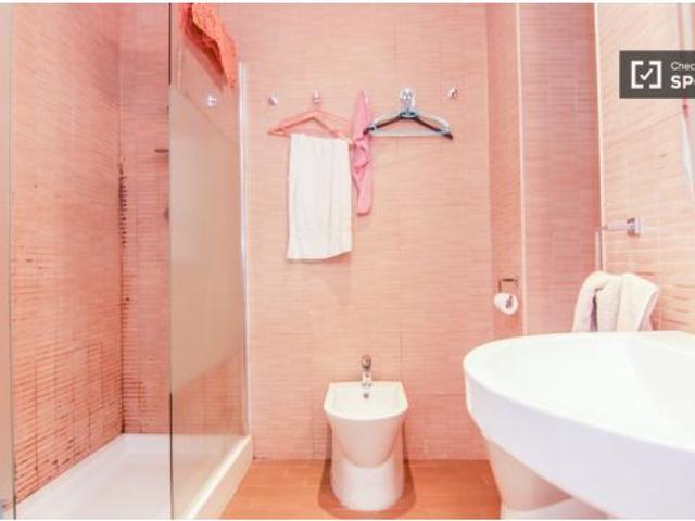 Habitación en piso compartido de 6 habitaciones en El Mercat, Valencia, en alquiler, gastos incluido