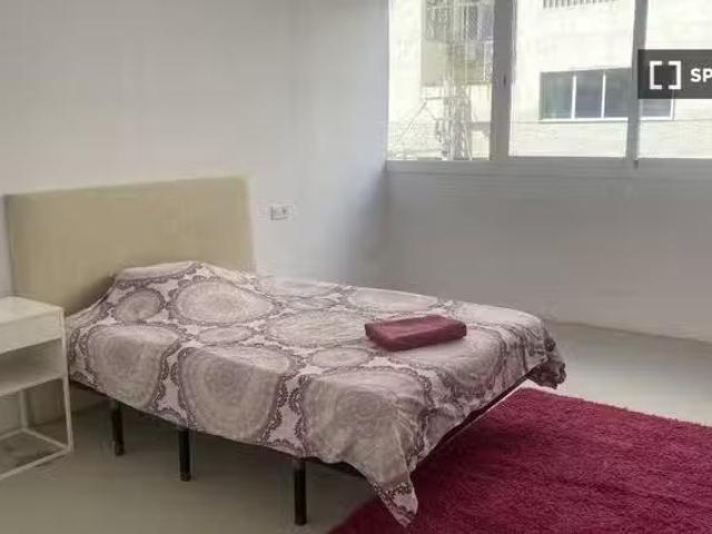 Habitación en piso compartido de 6 habitaciones en el Poblenou.