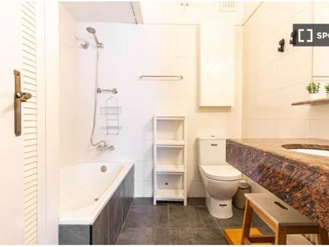 Habitación en piso compartido de 6 habitaciones en El Putget i Farró, con todos los gastos incluidos