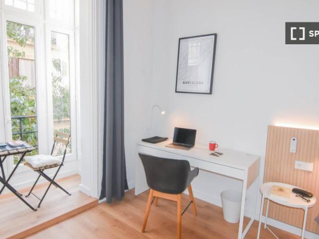 Habitación en piso compartido de 6 habitaciones en El Raval, Barcelona