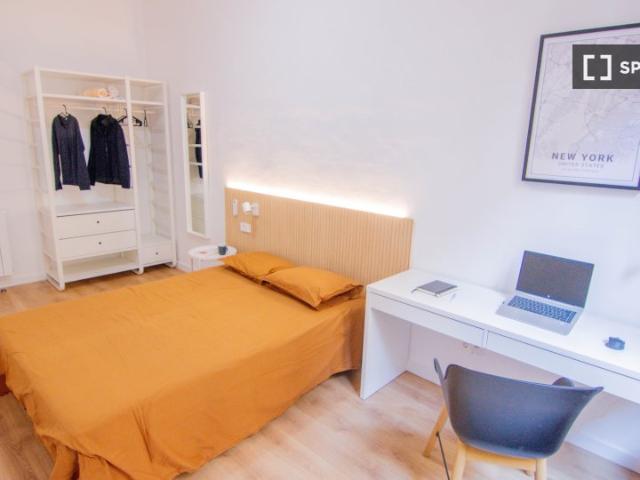 Habitación en piso compartido de 6 habitaciones en El Raval, Barcelona