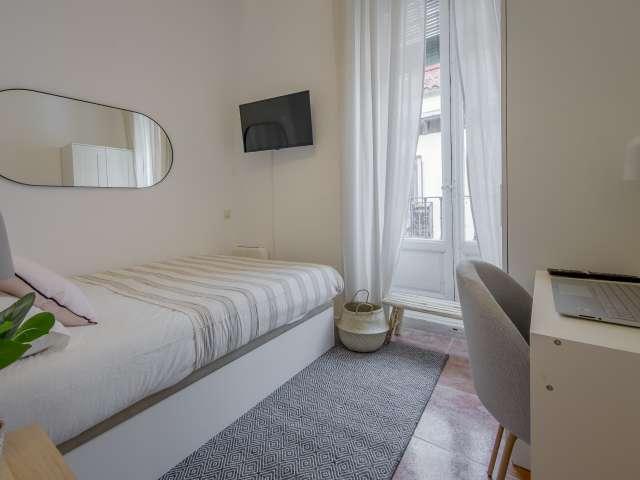 Habitación en piso compartido de 6 habitaciones en Embajadores, Madrid