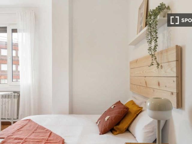 Habitación en piso compartido de 6 habitaciones en Madrid