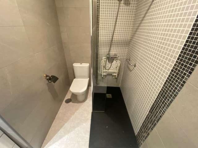 Habitación en piso compartido de 6 habitaciones en Niño Jesús, Madrid