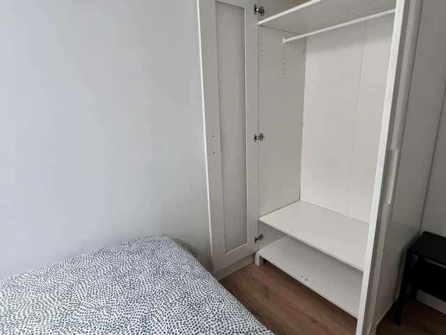Habitación en piso compartido de 6 habitaciones en Palos de Moguer