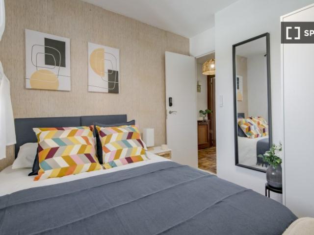 Habitación en piso compartido de 6 habitaciones, Los Cármenes, Madrid
