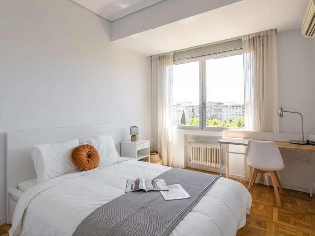 Habitación en piso compartido de 6 habitaciones, Ríos Rosas, Madrid