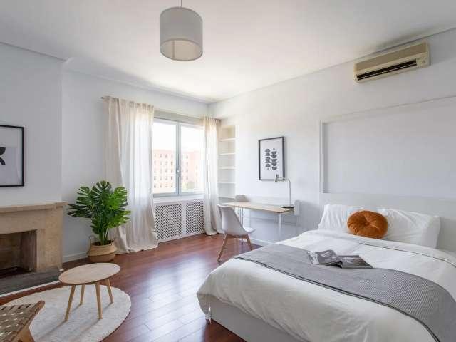 Habitación en piso compartido de 6 habitaciones, Ríos Rosas, Madrid